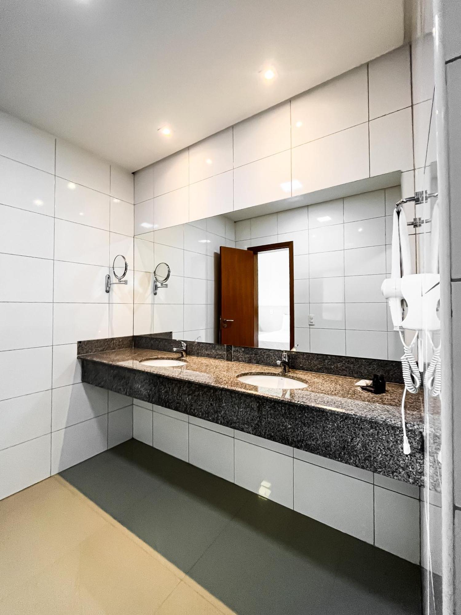 Liguori Hotel ตรินดาเจอ ภายนอก รูปภาพ